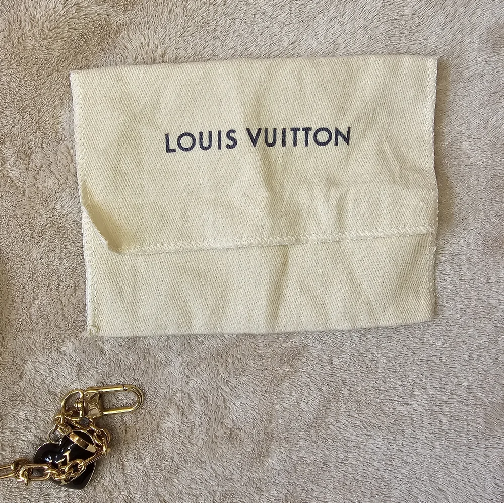 Louis Vuitton Vernis Purple Patent Leather Heart Coin purse